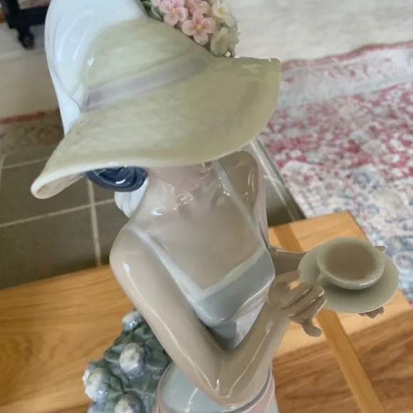 Lladro 5479 Tea Time - Picture 7 of 10